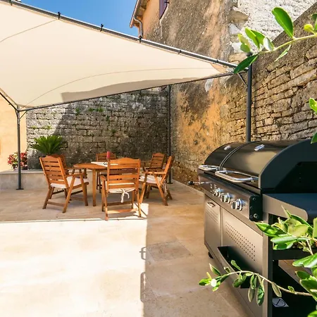 Sagri For 7 Persons In Istria With 24 M2 Heated Pool & Jacuzzi - Pet Friendly Villa