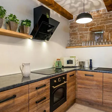 Sagri For 7 Persons In Istria With 24 M2 Heated Pool & Jacuzzi - Pet Friendly Villa