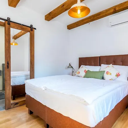 Sagri For 7 Persons In Istria With 24 M2 Heated Pool & Jacuzzi - Pet Friendly