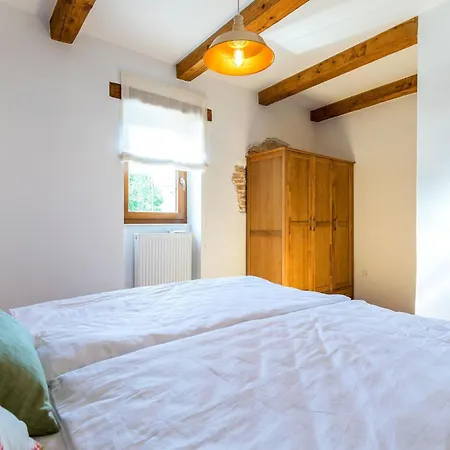 Villa Sagri For 7 Persons In Istria With 24 M2 Heated Pool & Jacuzzi - Pet Friendly Zagrici