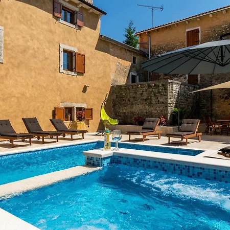 Sagri For 7 Persons In Istria With 24 M2 Heated Pool & Jacuzzi - Pet Friendly Villa *